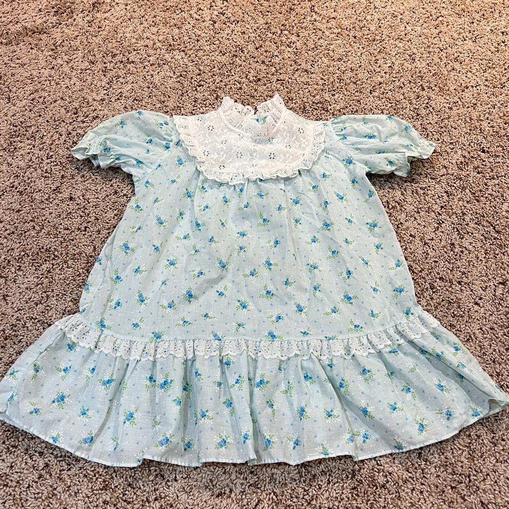 Vintage 70s JCPenney Girls Dress 6X White Floral Prairie Cottagecore Lace Bib